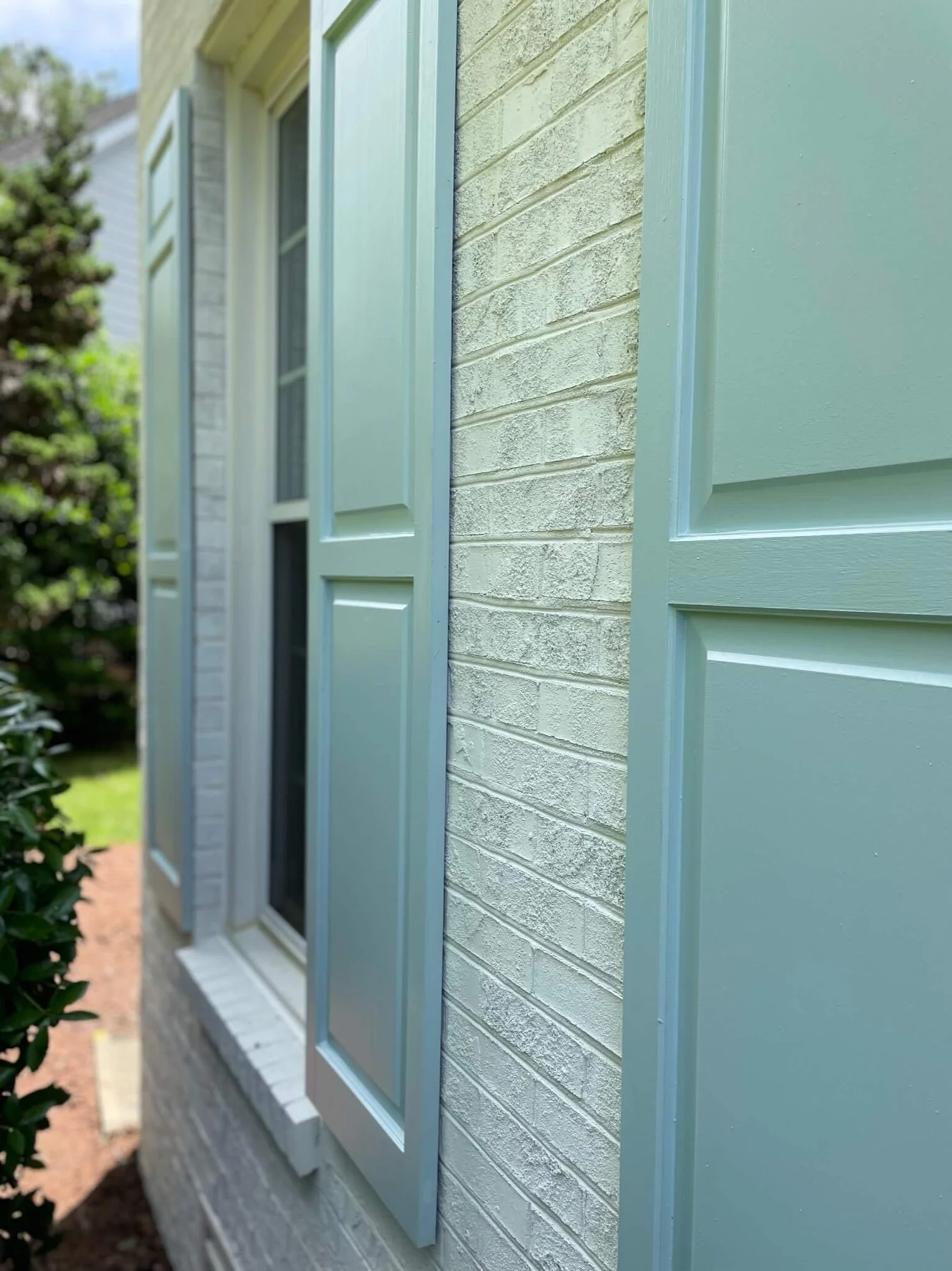 Exterior brick detail — Avorio White